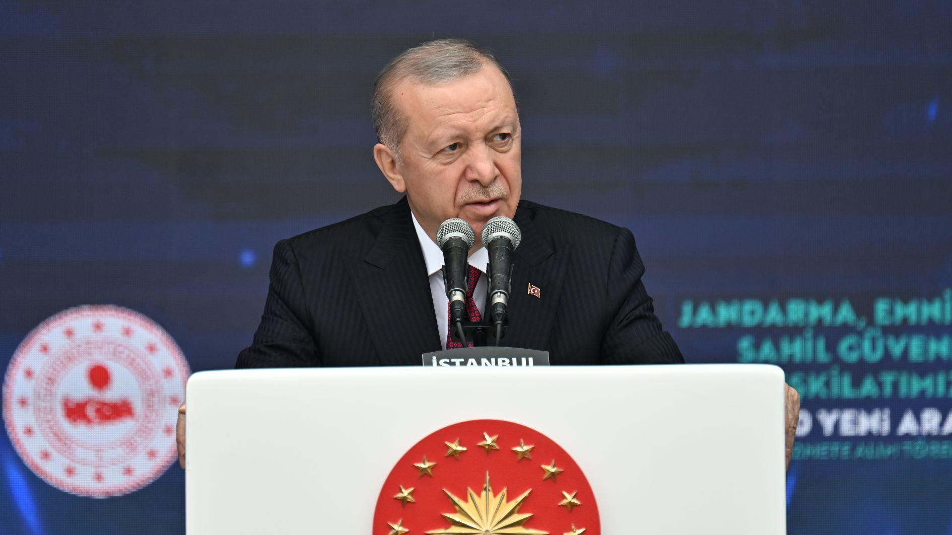 Erdoğan marks progress in public trust for security forces