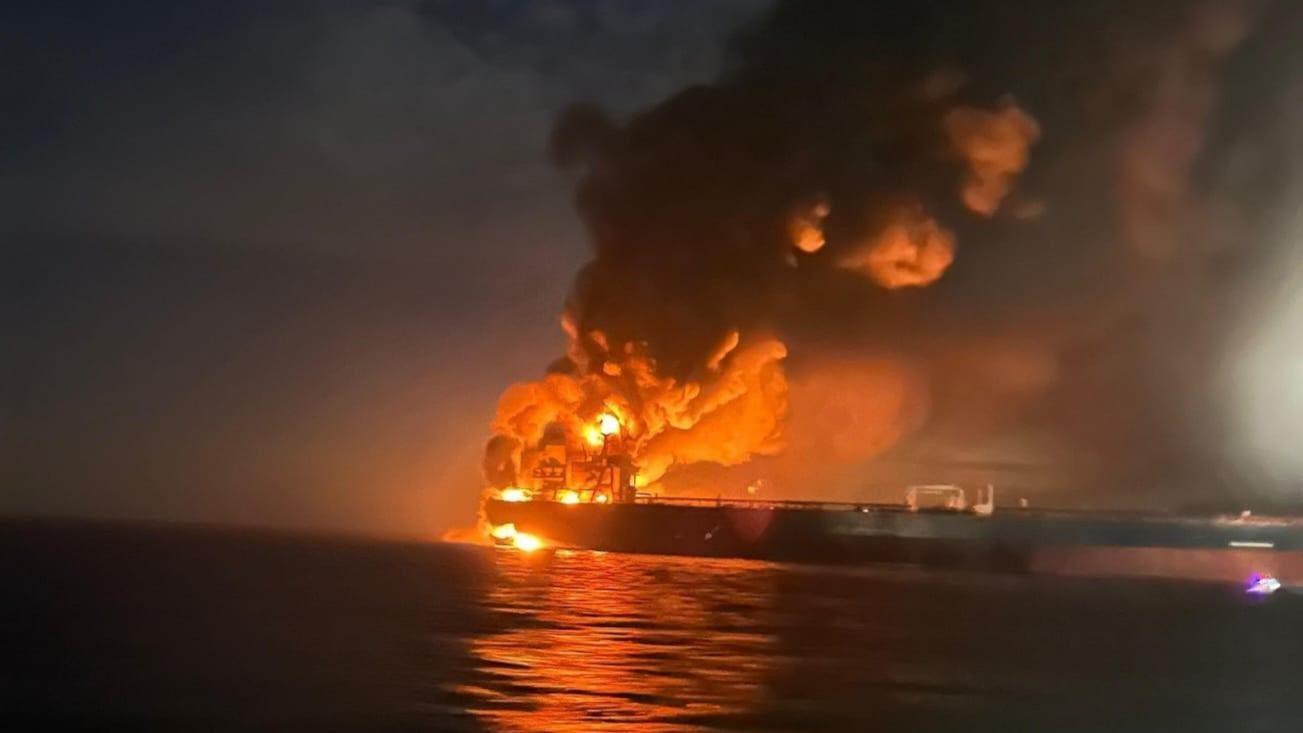 Türkiye rescues crew of tanker that caught fire in Black Sea
